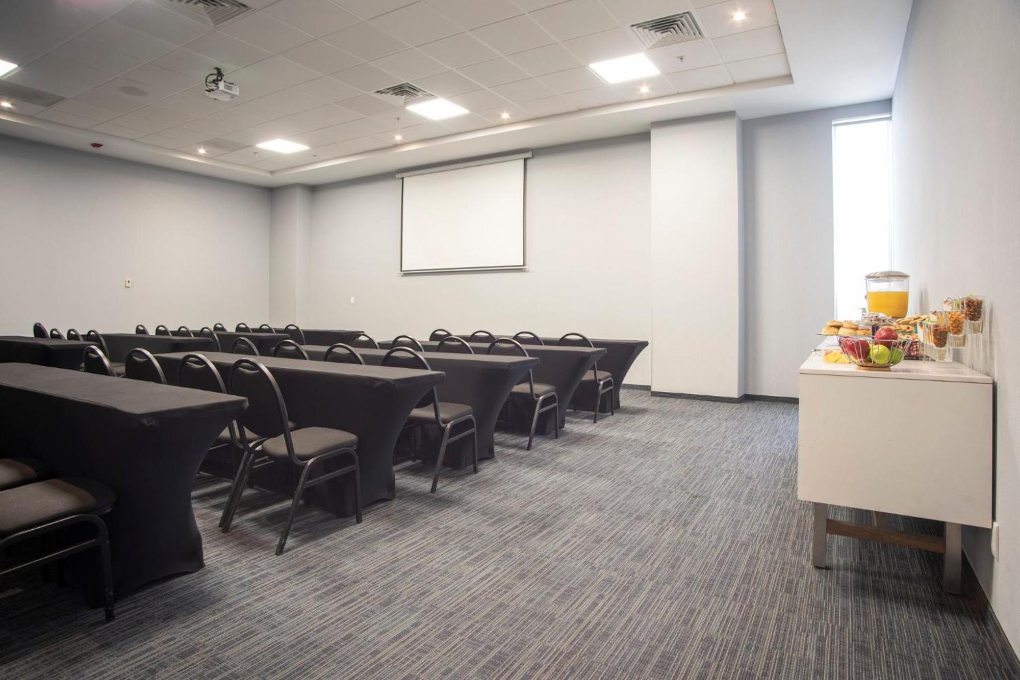 Holiday Inn Express Guadalajara Iteso By Ihg Zapopan Exteriér fotografie